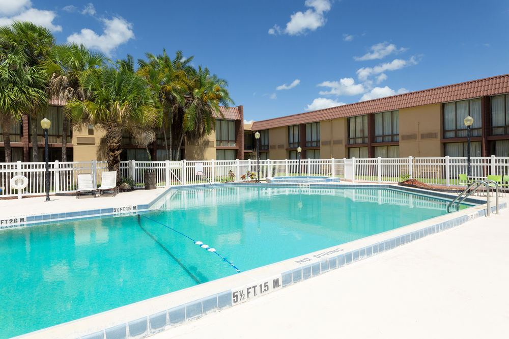 I Drive Grand Resort & Suites - photo 64