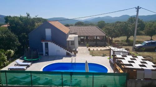 Forest Queen Village Holiday Home — 4-Star Luxury Hotel in Lecevica, Croatia