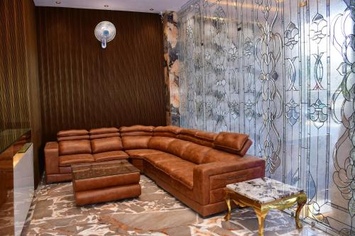 Hotel Blue Stone in Kanpur, India