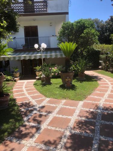 Fregene Villa Paradise Near Airport Fiumicino — 4-Star Luxury Hotel in Fregene, Italy
