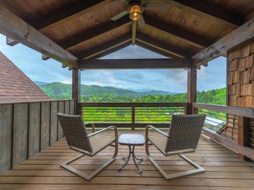 Dream Catcher 270 Degree Mountain Views in Blue Ridge, United States