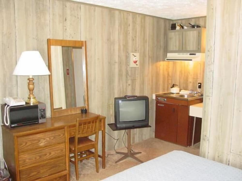 Woodland Motor Lodge - photo 31