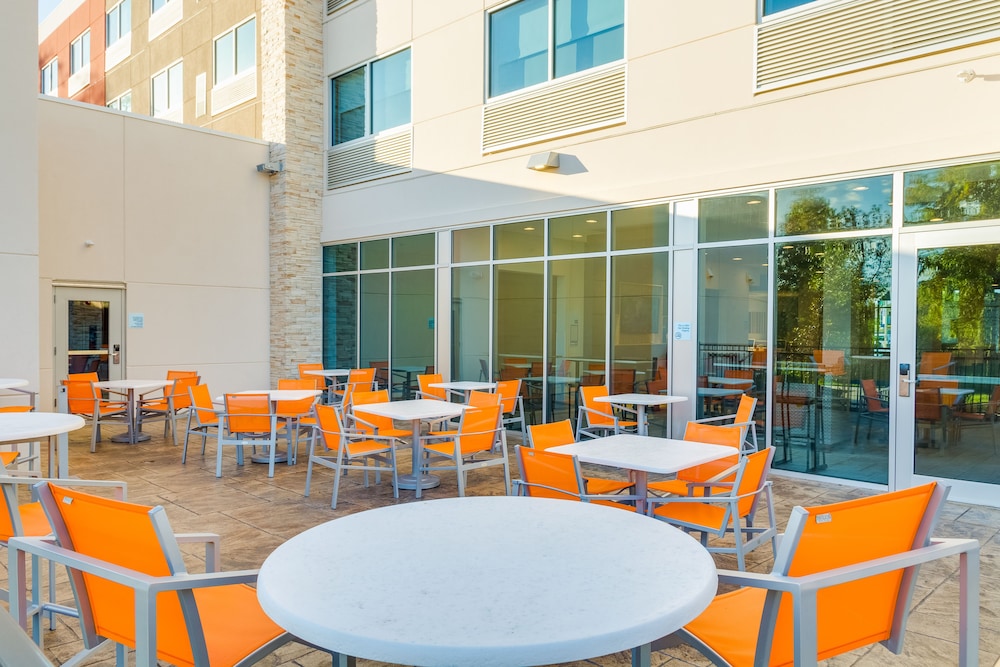 Holiday Inn Express & Suites Russellville by IHG - photo 23