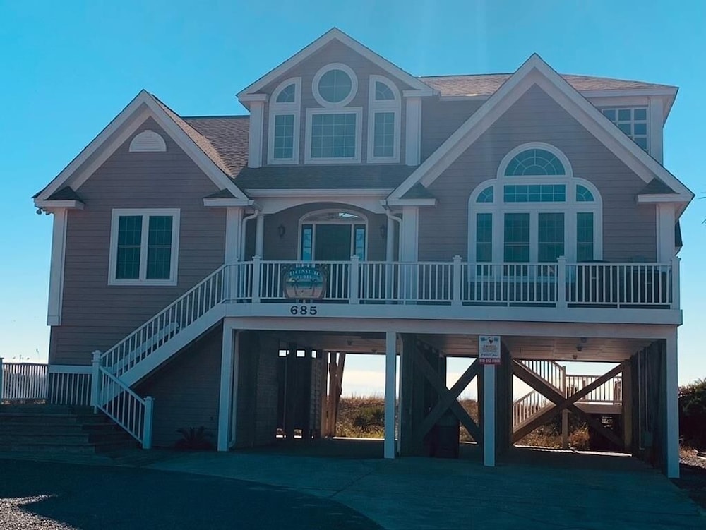 License To Chill 4 Bedroom Home by RedAwning — 4-Star Luxury Hotel in Shallotte, United States
