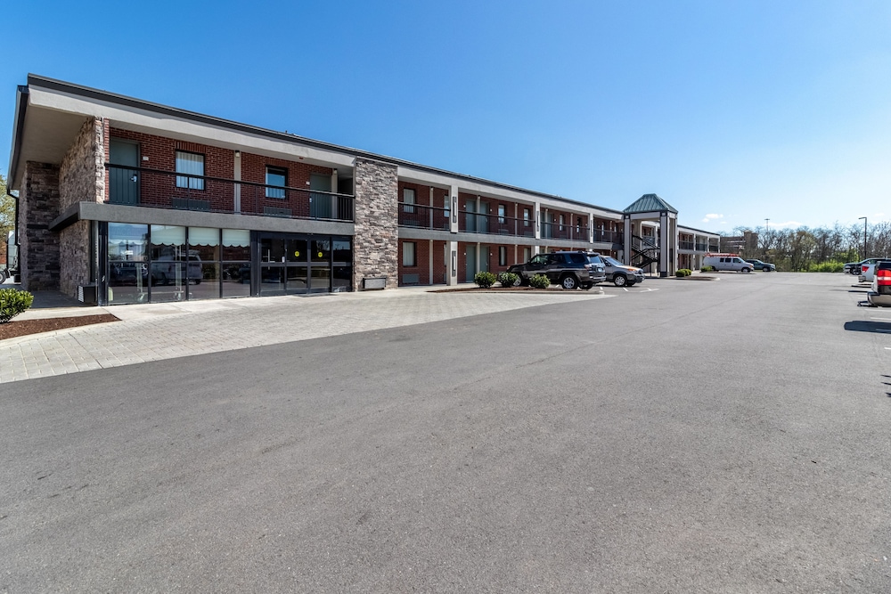 Quality Inn Franklin Cool Springs Area - photo 26