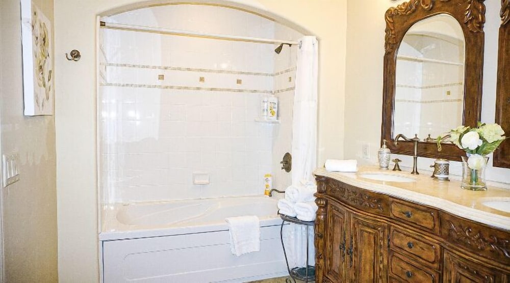 River Rd. Mansion - photo 25