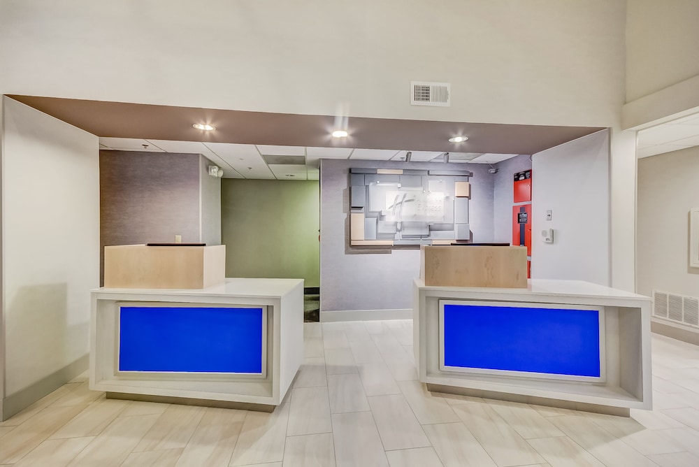 Holiday Inn Express & Suites Greenville Airport an IHG Hotel - photo 3