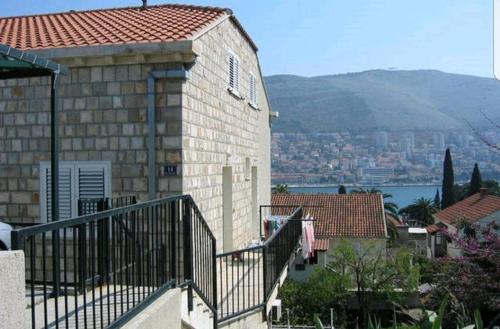 Apartments with parking space Dubrovnik 24190
