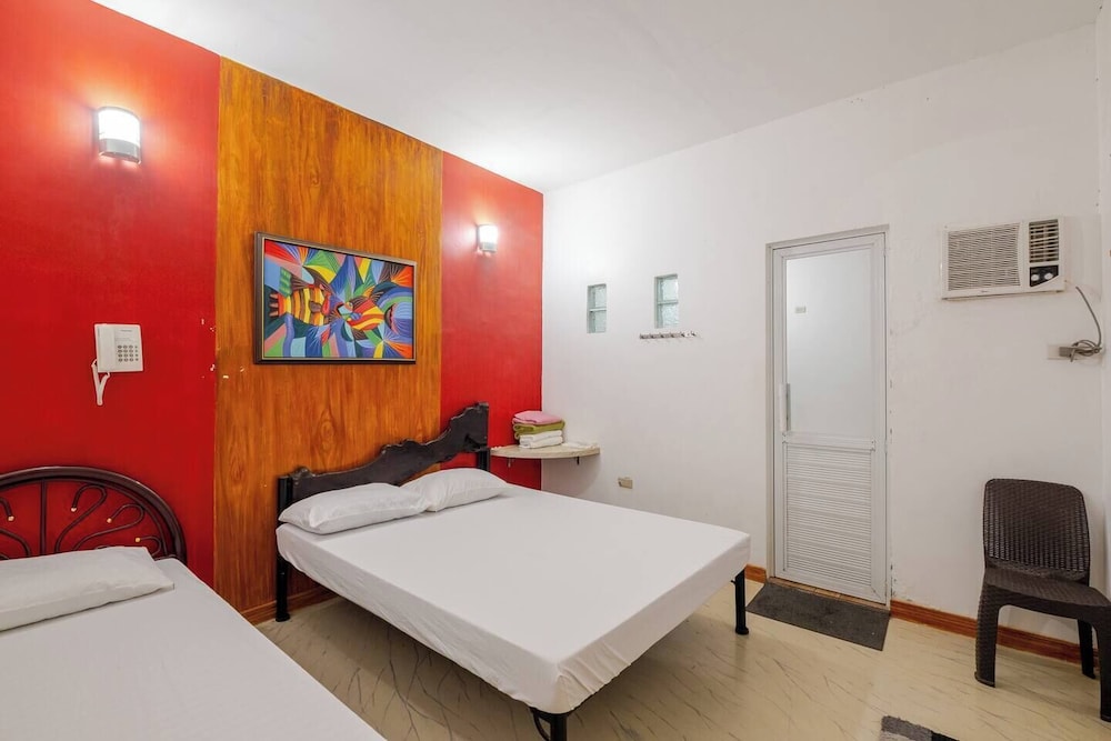 Ross Rose Budget Hotel — Santo Tomas