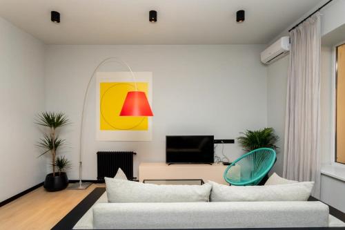 Newly Renovated Modern 2BR Apartment near Fabrika