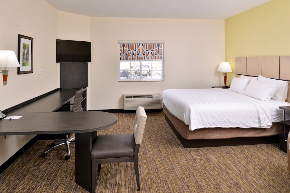 Candlewood Suites Winchester by IHG - photo 21