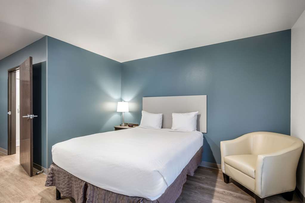 WoodSpring Suites Gurnee Chicago - photo 17