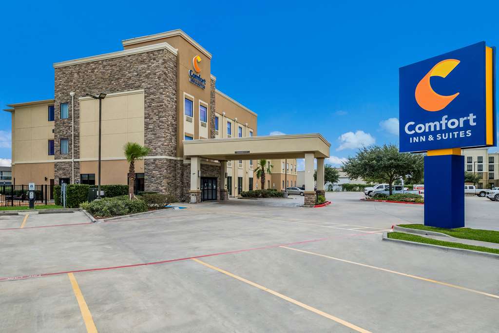 Comfort Inn & Suites Victoria North - photo 4