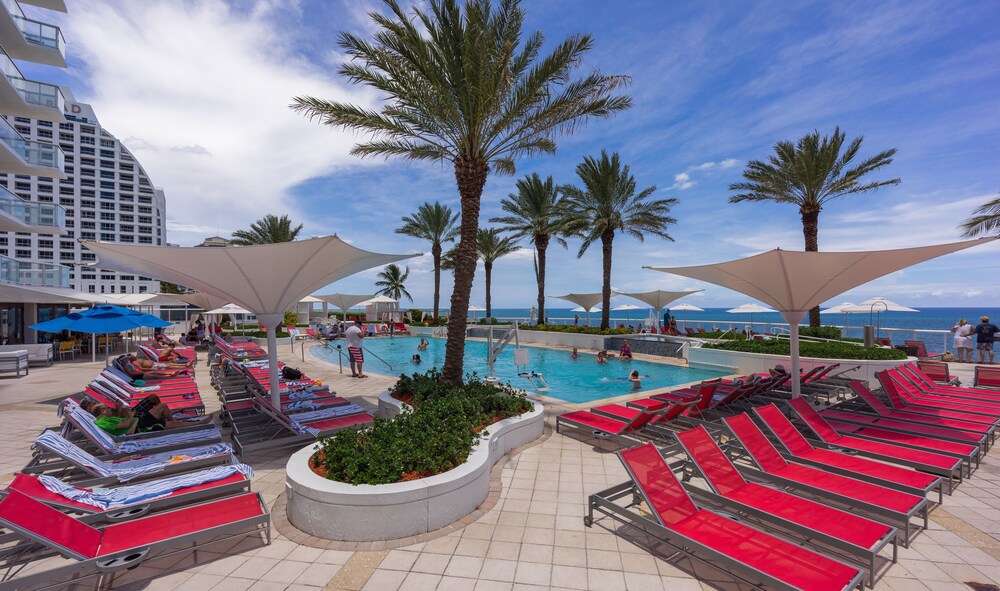 Ocean View Condos 4 Star Beach Resort in Fort Lauderdale, United States
