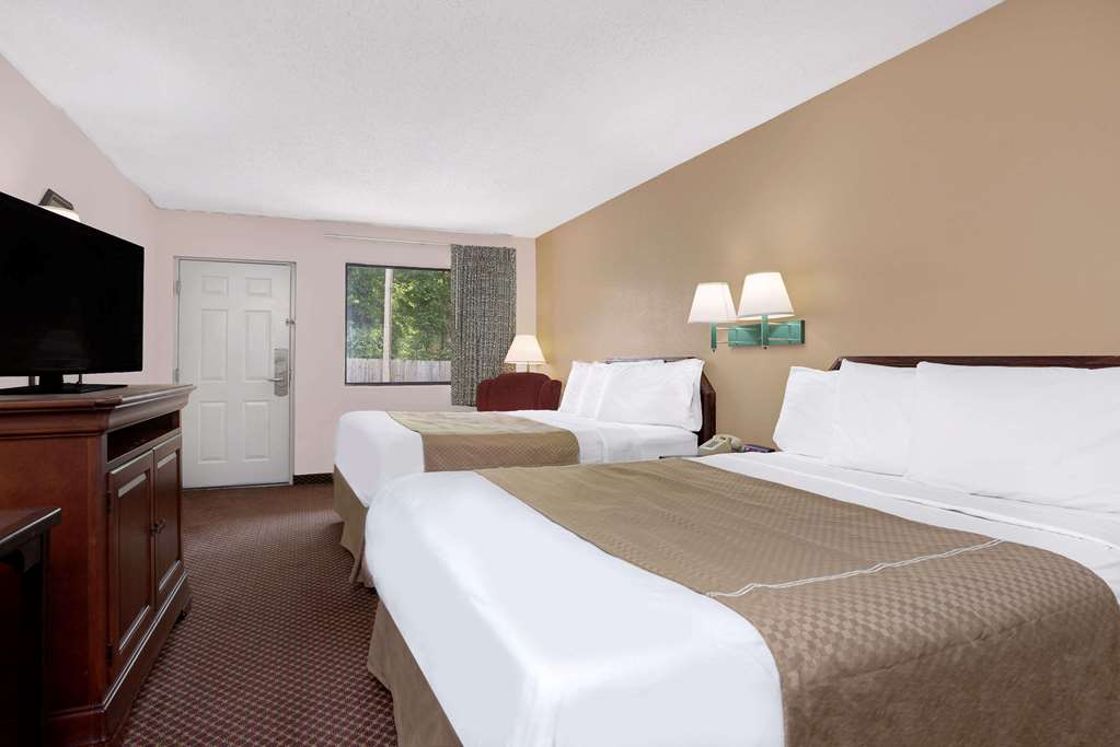 Days Inn by Wyndham Macon I 475 - photo 17
