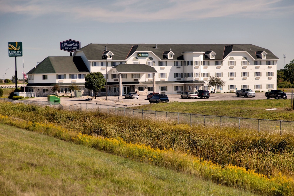 Quality Inn & Suites Lincoln North - photo 3
