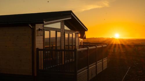 Lost Shore Surf Resort - last minute hotel in Ratho