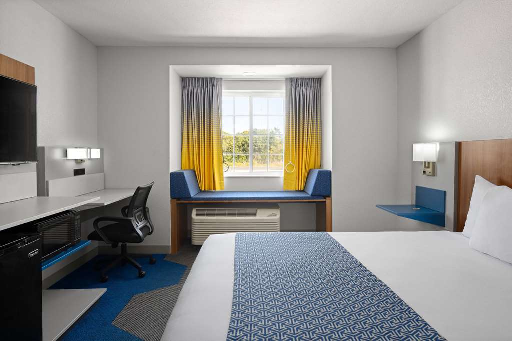 Microtel Inn & Suites by Wyndham Houma - photo 21