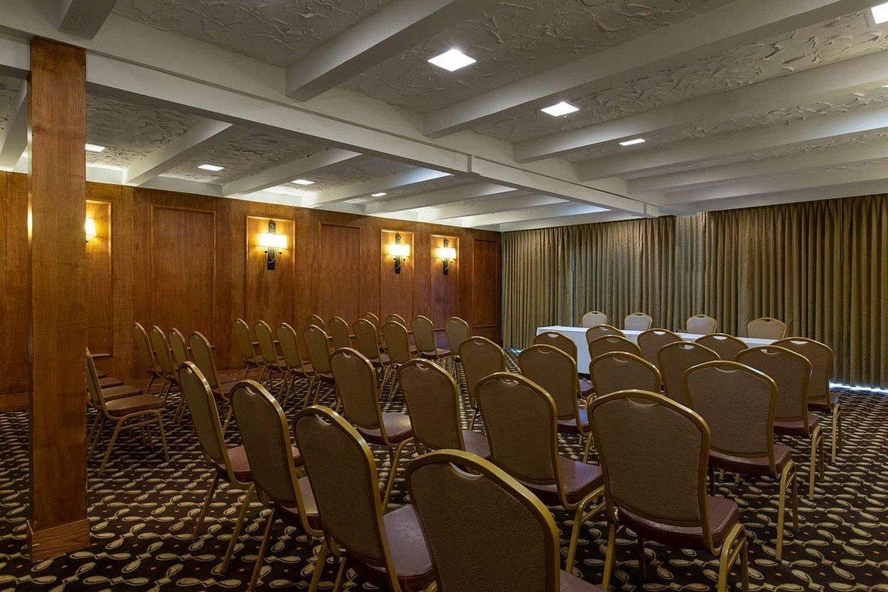 Aksarben Suites Trademark Collection by Wyndham - photo 23
