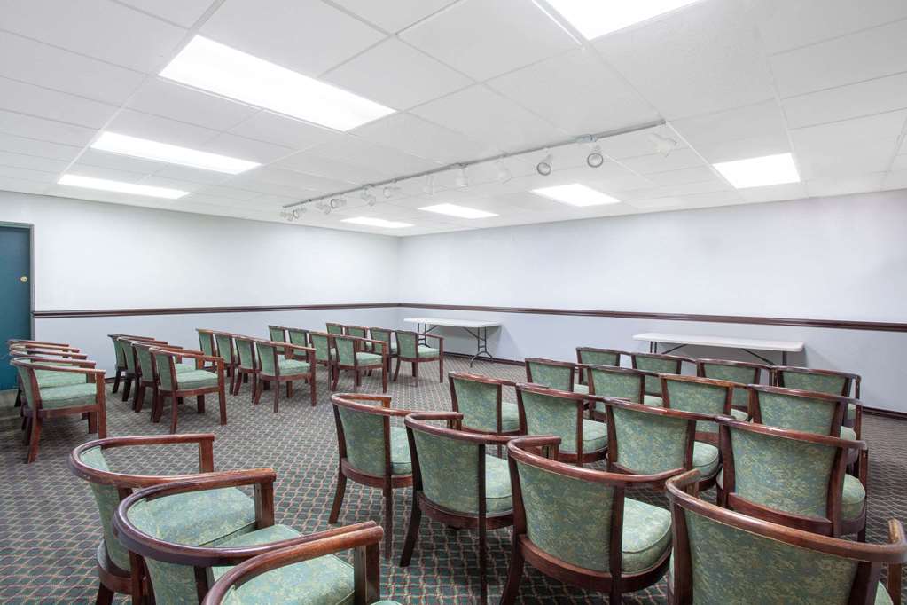 Ramada by Wyndham Davenport Orlando South - photo 25