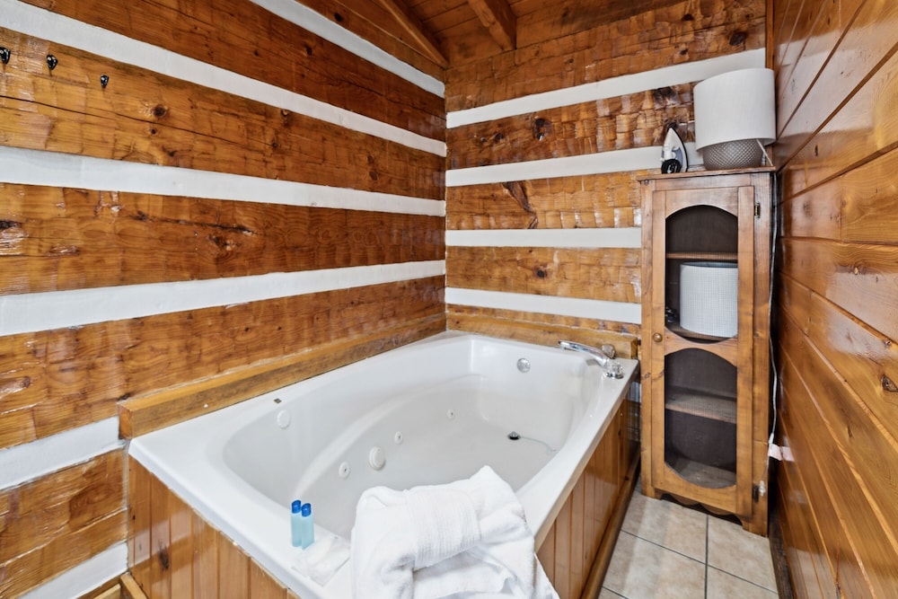 Together Always 1 Bedroom Cabin by Heavenly Views Resort - photo 13