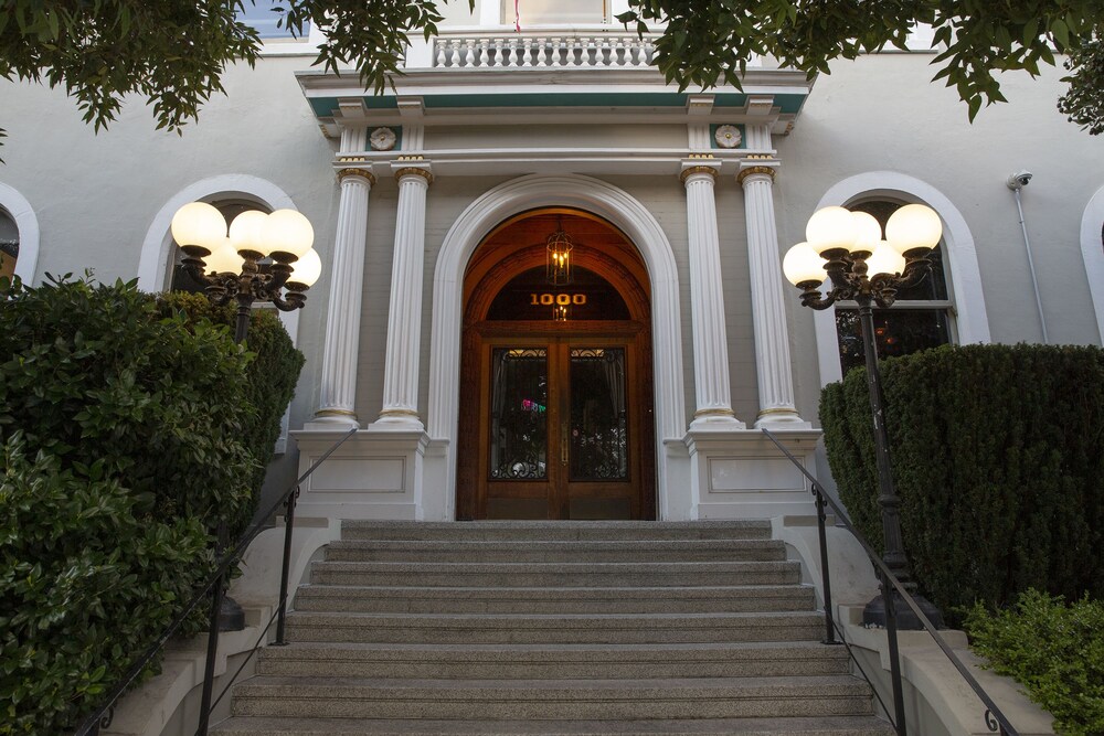 Sonder Archbishop's Mansion - photo 28