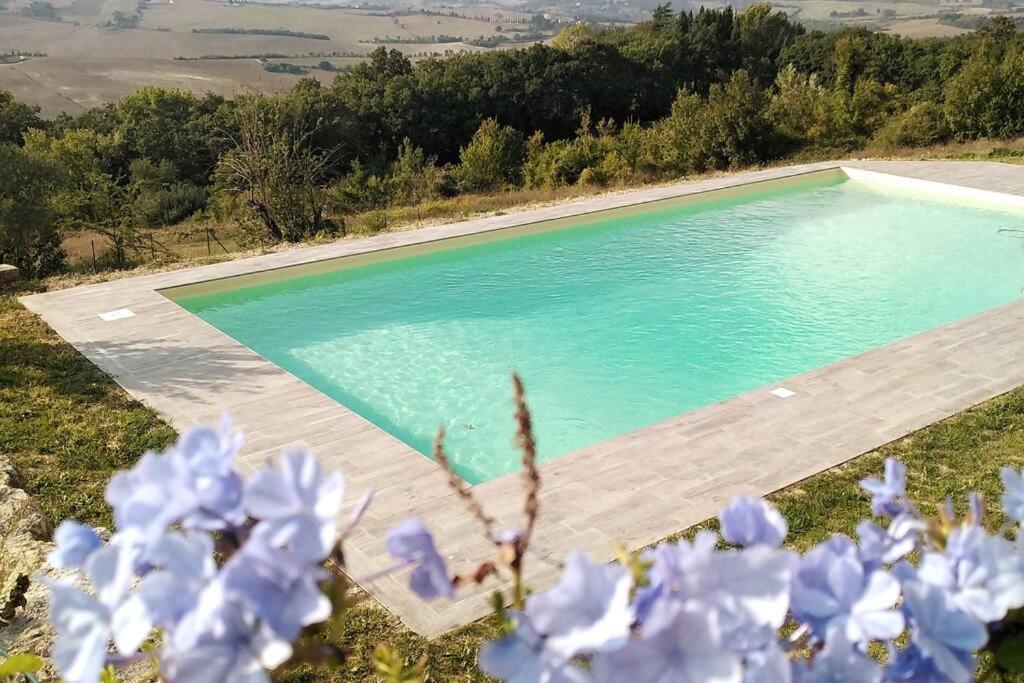Casale dei 3 galli — 4-Star Luxury Hotel in Configni, Italy