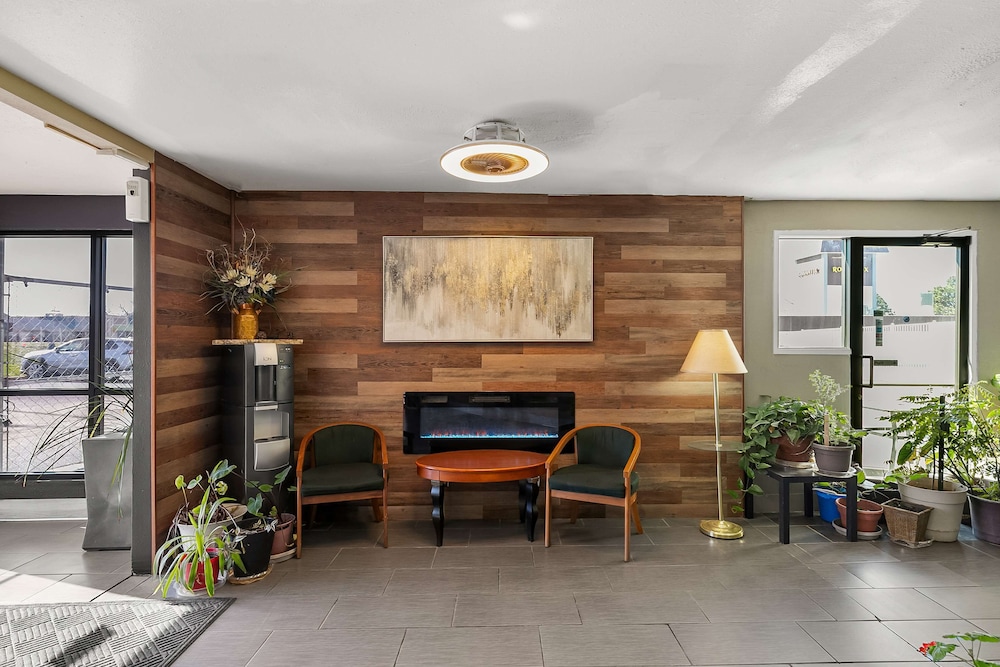 Americas Best Value Inn Lincoln Airport - photo 3