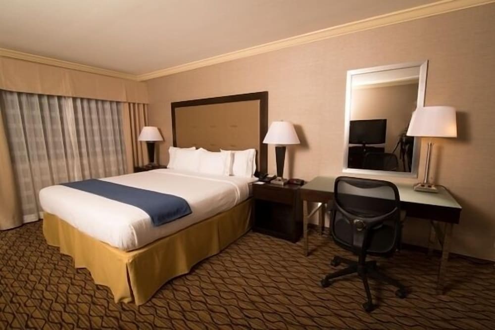 Holiday Inn Express Port Hueneme by IHG - photo 13