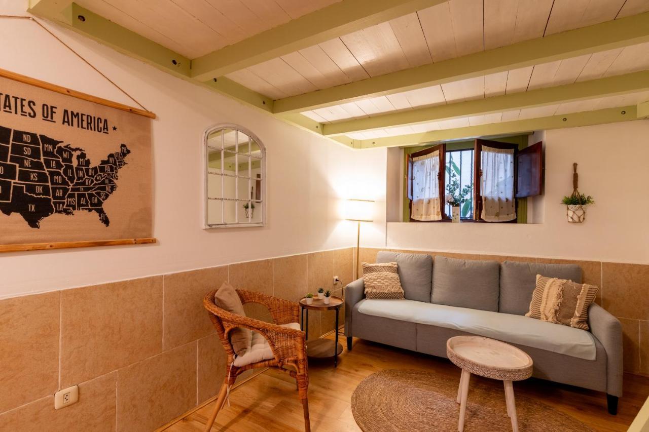 Rc Sevilla Centro Historico Catedraljuderia — 4-Star Luxury Hotel in Sevilla, Spain