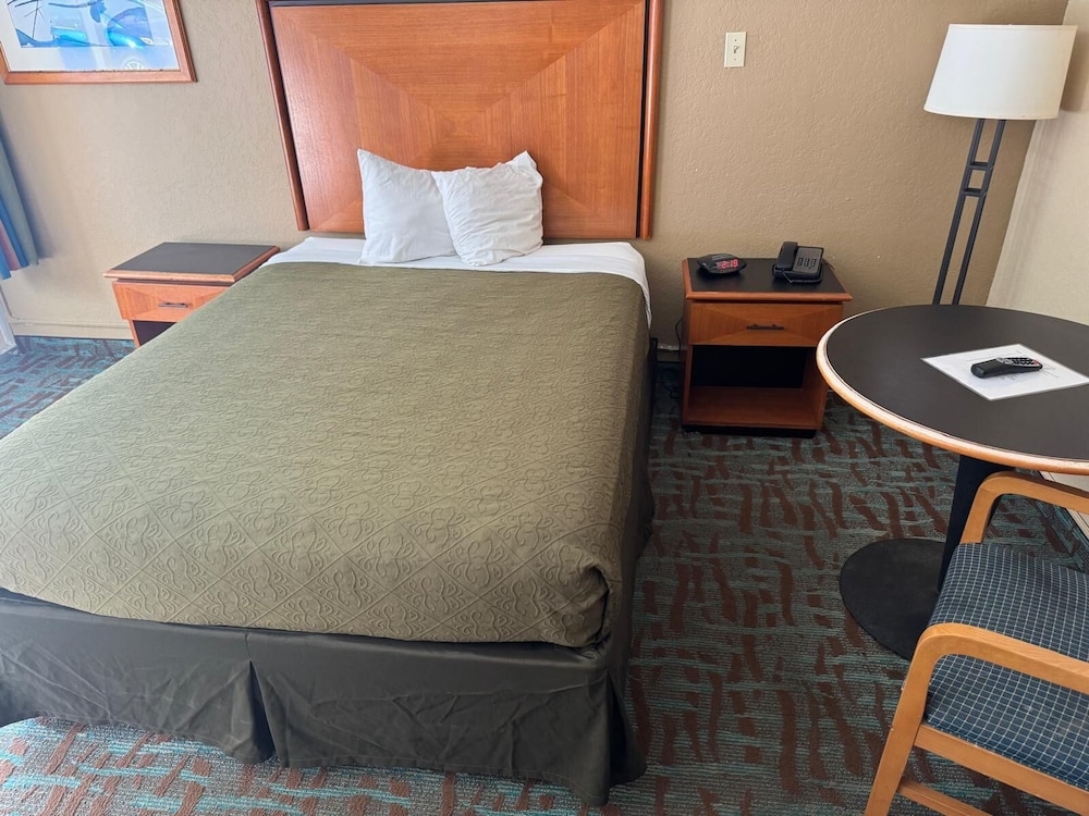 OYO Hotel Harriman near I 40 - photo 10