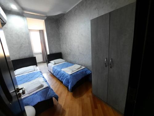 Makos Guest House