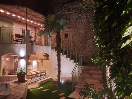Drome provenA ale maison familiale calme dans village — 4-Star Luxury Hotel in Valreas, France