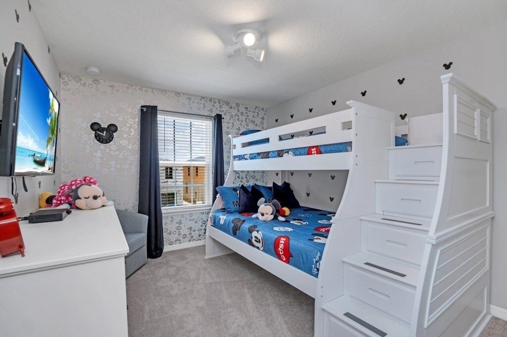 5 Bed With Fantastic Game Room In Fun Resort 5 Bedroom Townhouse by RedAwning - photo 10
