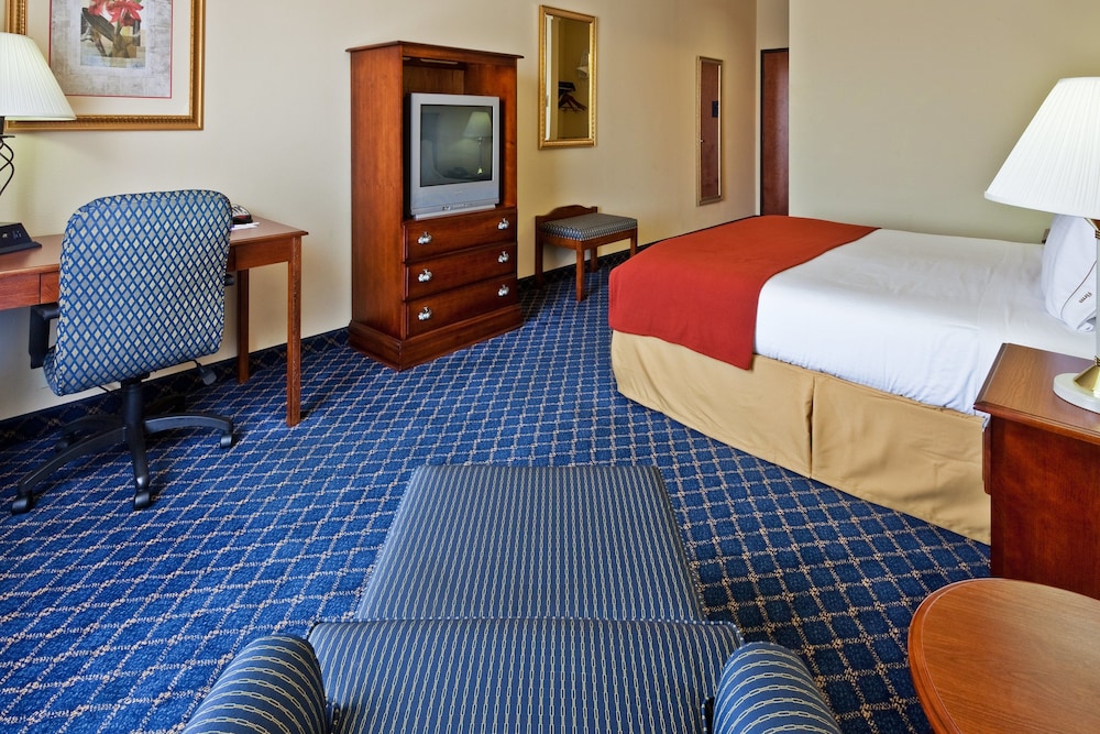 Holiday Inn Express Hotel & Suites Paragould by IHG - photo 7