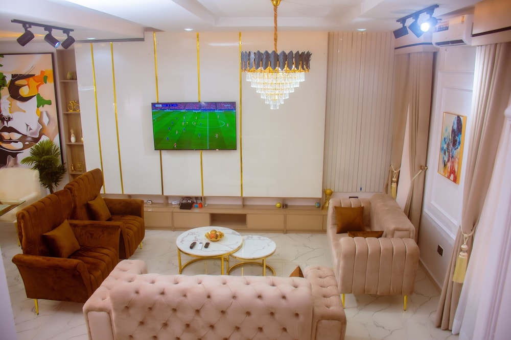 Lekki Aprt Pool Gym sleeps 6 FreeP Tv WiFi in Unknown City, Nigeria