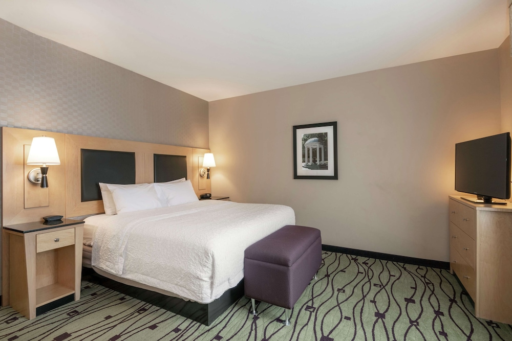 Hampton Inn & Suites Raleigh Crabtree Valley - photo 25