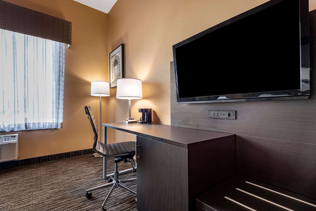 Best Western The Inn At The Fairgrounds - photo 38
