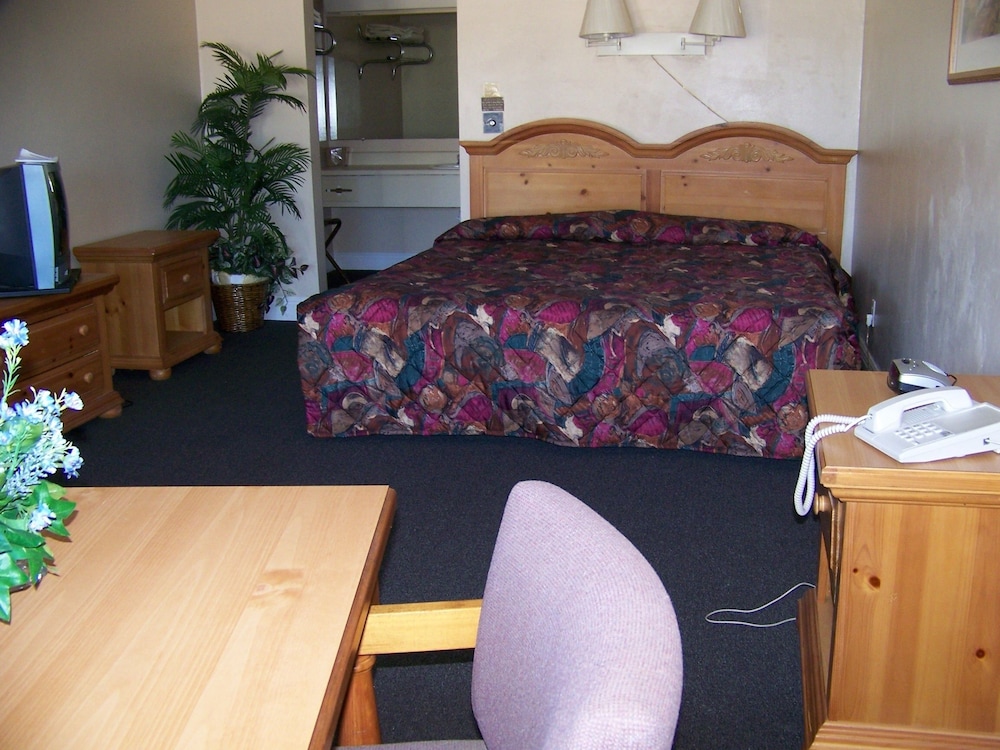 Emerald Sands Inn - photo 12