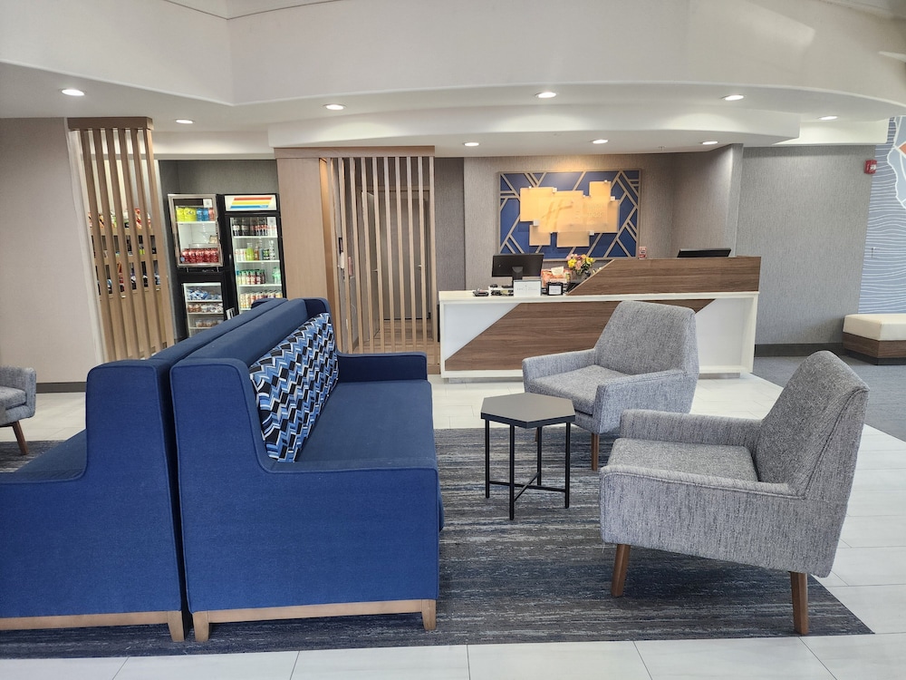 Holiday Inn Express & Suites Lathrop by IHG - photo 49