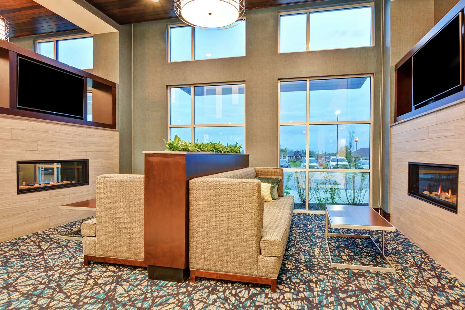 Embassy Suites by Hilton Plainfield Indianapolis Airport - photo 25