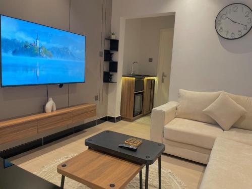 شقة انيقة غرفة وصالة بحي الياسمين دخول ذاتي Elegant Apartment In Yasmine District Room & Lounge — 4-Star Luxury Hotel in Riyadh, Saudi Arabia