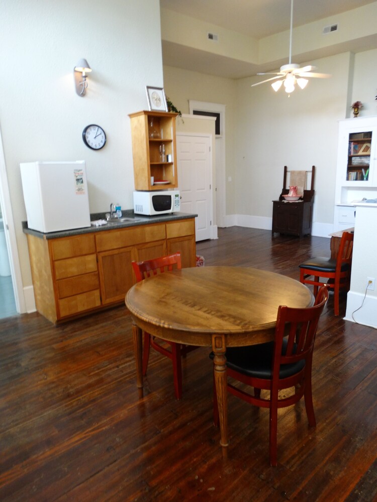 Davie School Inn - photo 14