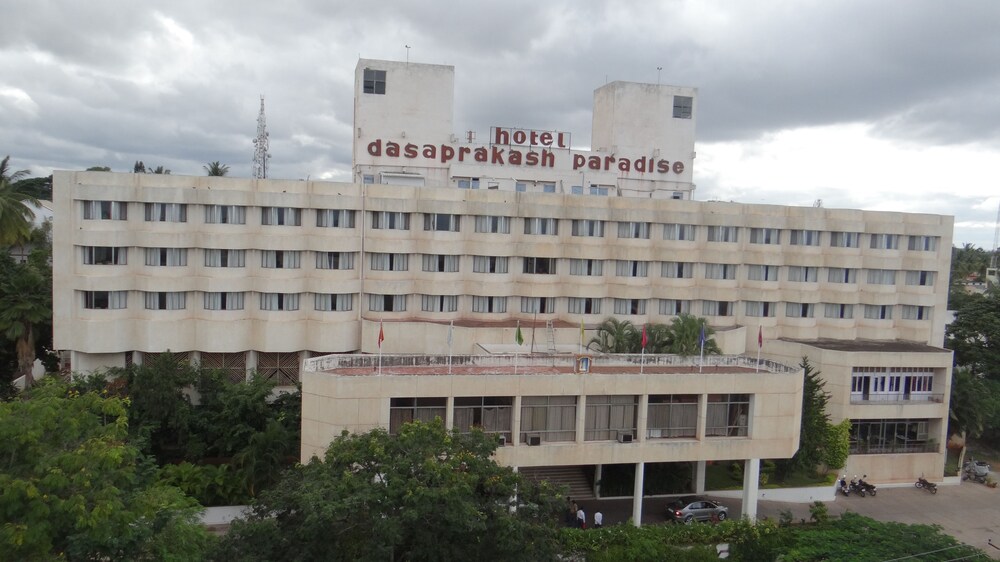 Hotel Paradise - last minute hotel in Mysore