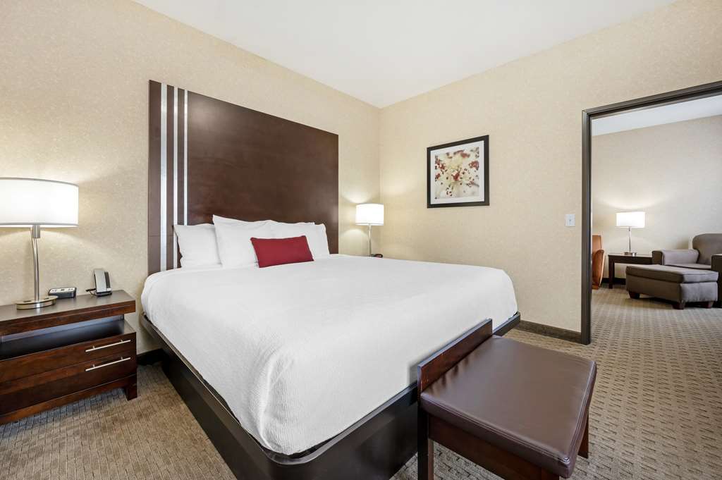Best Western Plus Howe Inn - photo 22