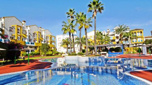 Palmeras En La Playa Beach House In Oliva — 4-Star Luxury Hotel in Oliva, Spain
