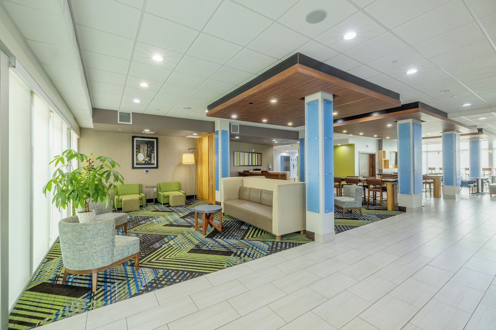 Holiday Inn Express & Suites Lindale Tyler by IHG - photo 44