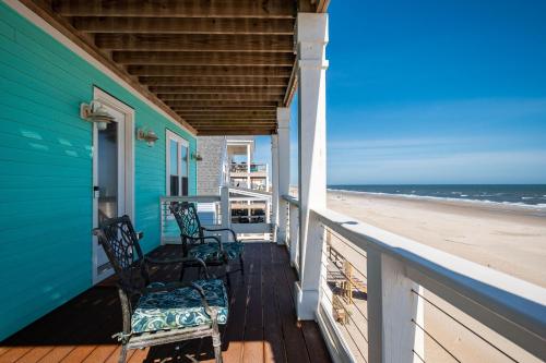 The Salty Dog by Oak Island Accommodations - photo 8