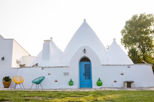 Trullo Porta Celeste — 4-Star Luxury Hotel in San Michele Salentino, Italy
