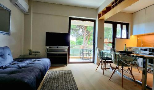 Zouberi Τwins Luxury Appartments — 4-Star Luxury Hotel in Nea Makri, Greece